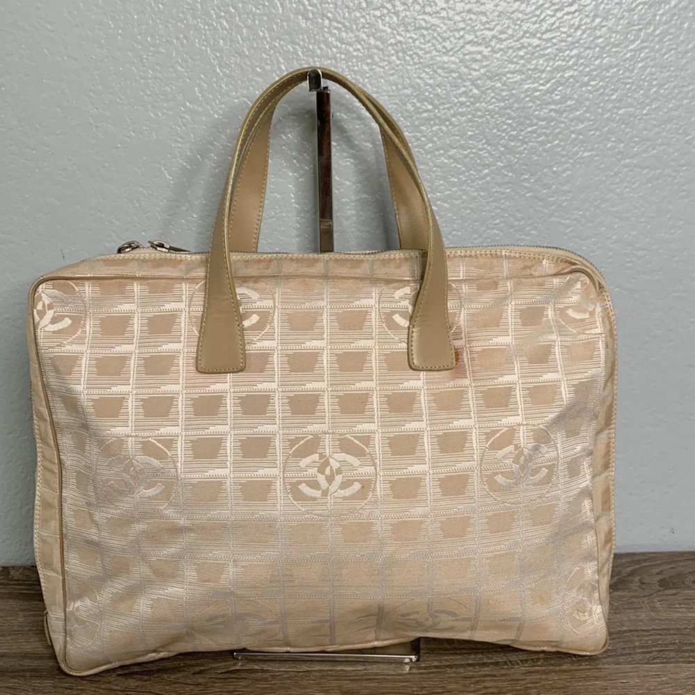 EUC Chanel canvas office bag or laptop bag. - Picture 2 of 10